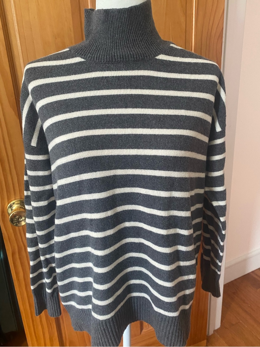 Banana Republic Factory Striped Turtleneck Sweater Gray White S